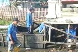 Gerakan bersih sampah 100 ribu kolong rumah di Banjarmasin