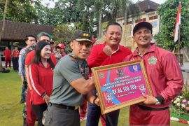 Bupati Gianyar cairkan bonus ke atlet berupa uang dan lapangan kerja