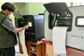Yayasan Raudlatul Makfufin Produksi Al-Qur'an Braille Setiap Hari