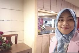 Cerita dosen Poliban sukses geluti dunia sastra