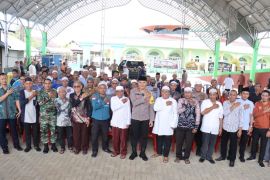Kapolres HSS dengarkan keluhan warga melalui "Jumat Curhat"