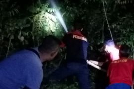 BPBK Aceh Jaya padamkan kebakaran lahan