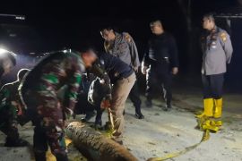 Warga Pekanbaru temukan mortir di tepi sungai