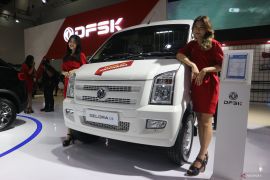 DFSK sabet gelar kendaraan niaga listrik termurah di IIMS 2023