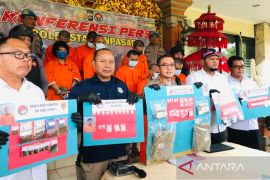 Sebulan, Polresta Denpasar sita dua Kg ganja dan 2.000 pil koplo
