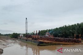 Kaltim kemarin, Bongkar muat material IKN hingga harga bawang turun