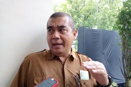 Dinkes Mataram memberikan bantuan susu untuk balita kerdil