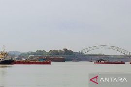 Ekonomi kemarin, Pandu tunda Mahakam hingga  melonjaknya penerbangan Sepinggan