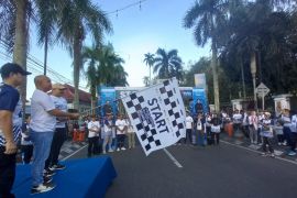 Jalan sehat memperingati 25 tahun BUMN