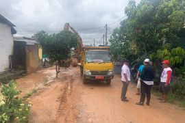 Pemkot Batam kerahkan alat berat untuk atasi dampak banjir