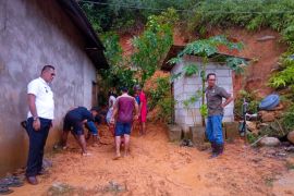 Banjir dan tanah longsor di Serasan Natuna akibat hujan lebat