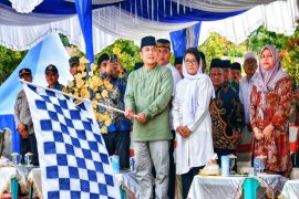 Pj Bupati Tapteng lepas pawai Ta'aruf MTQ ke-48 Tapteng tahun 2023.
