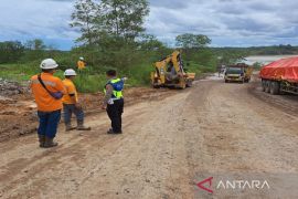 Polsek Satui urai kemacetan lalulintas di KM 170