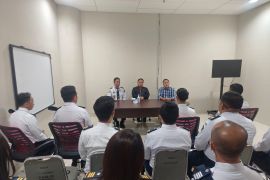 Kadivim tinjau kesiapan petugas Imigrasi pada penerbangan perdana rute Manado-Narita