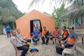 Banjir surut, Pemkab Palas dirikan posko dan dapur umum di Desa Handis Julu