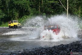 Jeep Wrangler listrik dikabarkan baru tersedia 2027