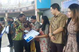 Ratusan pasangan di Jayapura manfaatkan layanan nikah massal