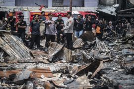 Anjing pelacak diterjunkan cari korban kebakaran Depo Plumpang