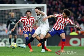 Girona segel jasa gelandang senior Axel Witsel
