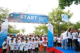 HUT ke-25 Kementerian BUMN dimeriahkan jalan sehat bersama di wilayah Sumut