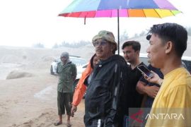 Pemprov Babel keruk alur kapal nelayan di Sungai Jelitik