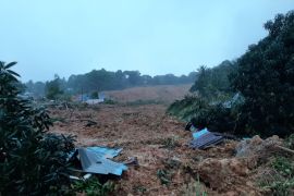 Longsor di Natuna, Kapolda Kepri kirim personel tambahan untuk bantu evakuasi