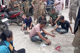 Rumah tempat prostitusi di Kota Solok digrebek Satpol PP