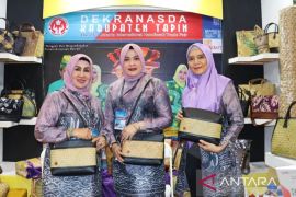 Sasirangan dan purun Tapin tampil di Inacraft 2023