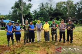 Penanaman ratusan pohon di Taman Bumi Asih untuk hadapi perubahan iklim
