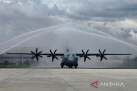 Pesawat TNI AU C-130J-30 Super Hercules pertama tiba di Indonesia