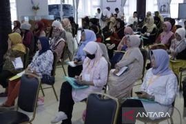 Pelaku UKM di Samarinda dilatih  olah makanan dan manajemen koperasi