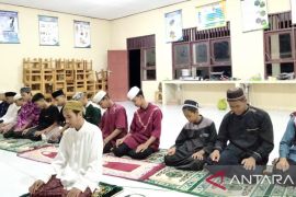 SMPN 4 Batumandi muliakan malam nisfu syaban dengan ibadah berjemaah