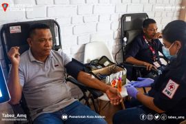 Dharma Wanita - PMI Ambon intensifkan donor darah setiap triwulan
