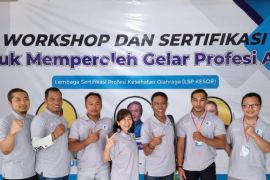 Terima sertifikat AIFO, Ketua KONI Bengkalis diminta kembangkan ilmu kepada pelatih