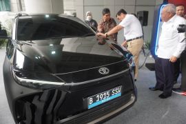 Kemenko Marves borong tujuh mobil listrik Toyota bZ4X untuk operasional