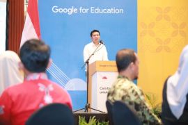 Emil Dardak minta sektor pendidikan beri pemahaman revolusi industri 4.0