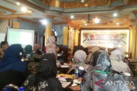 Tingkatkan  keamanan pangan, Dinkes Agam edukasi puluhan IRTP