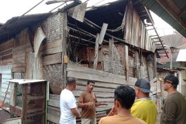 Pj Wako Payakumbuh ikut gotong royong bersama warga