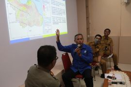 BMKG dan BPBD melakukan mitigasi bencana gempa bumi di Surabaya