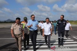 Pj Gubernur dan Sekda Babel sambut kedatangan Menteri KKP