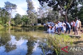 LP3L Kabupaten OKU tanam 1.000 bibit pohon dan  sebar ribuan benih ikan