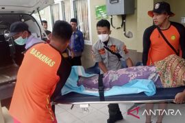 Tim SAR temukan jasad bocah laki-laki terseret banjir di Lahat