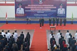 Bupati Kapuas Hulu minta ASN profesional tingkatkan pelayanan publik