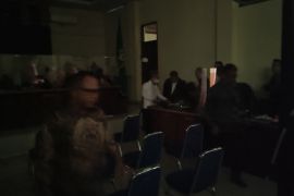 Sidang suap PMB Unila diwarnai listrik mati saat saksi Sulpakar beri keterangan