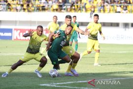 Barito Putera menang atas Persebaya dengan skor 2-1
