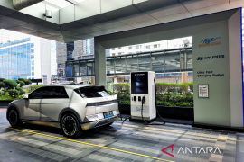 Stasiun pengisi daya mobil listrik "ultra fast charging" hadir di Plaza Indonesia