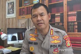 Polisi dalami motif dua WNA miliki KTP