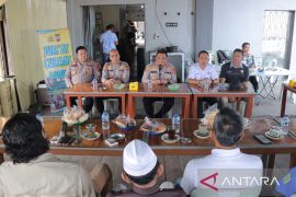 Jumat Curhat, Kapolres Andi dengar langsung keluhan dan masukan dari paguyuban di Meranti