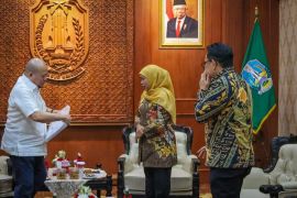 Ketua DPD RI perjuangkan aspirasi guru honorer Jatim