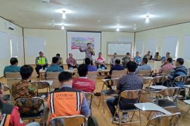 Polres Sekadau gelar program Jumat Curhat untuk sosialisasi karhutla